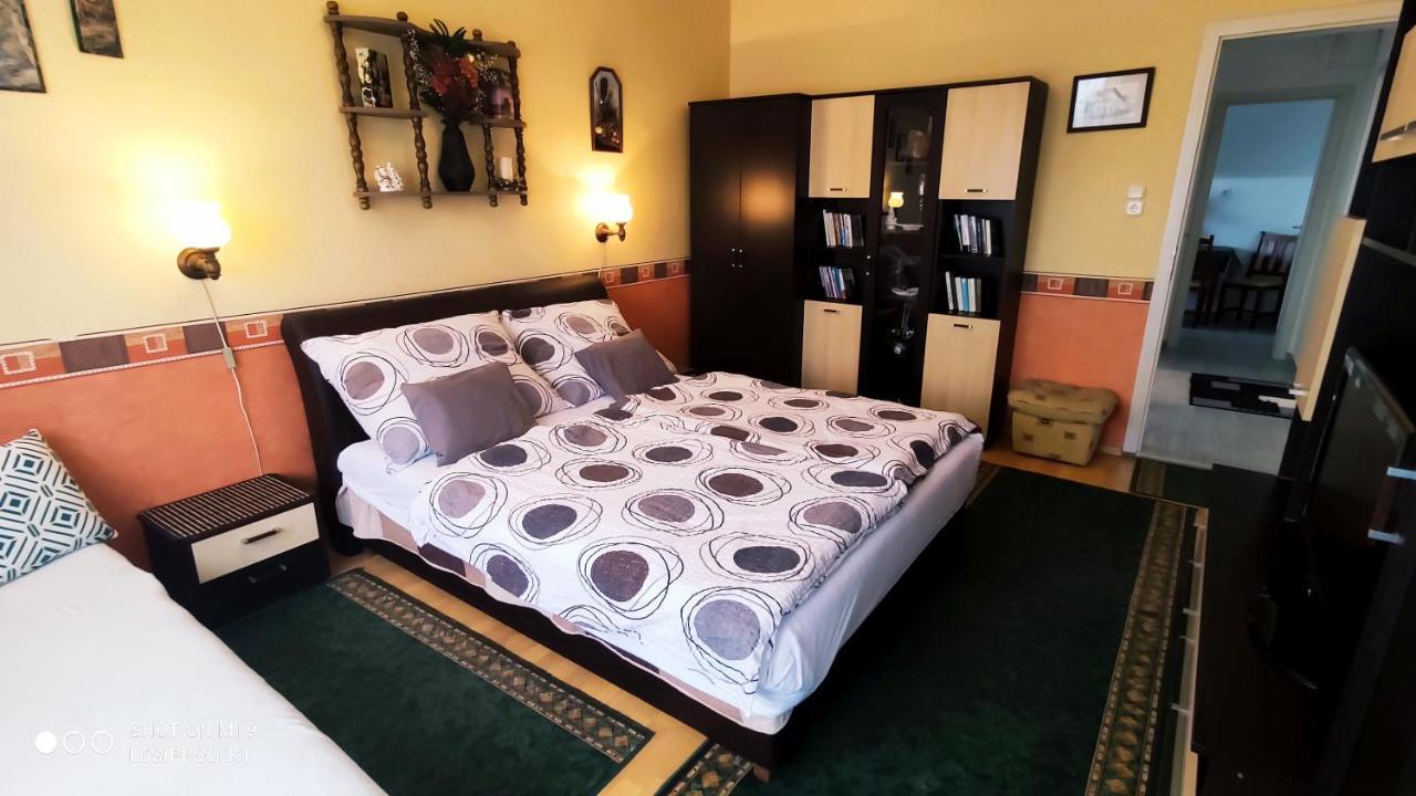 Papp Apartmanhaz Apartment Вонярквашеги Екстериор снимка