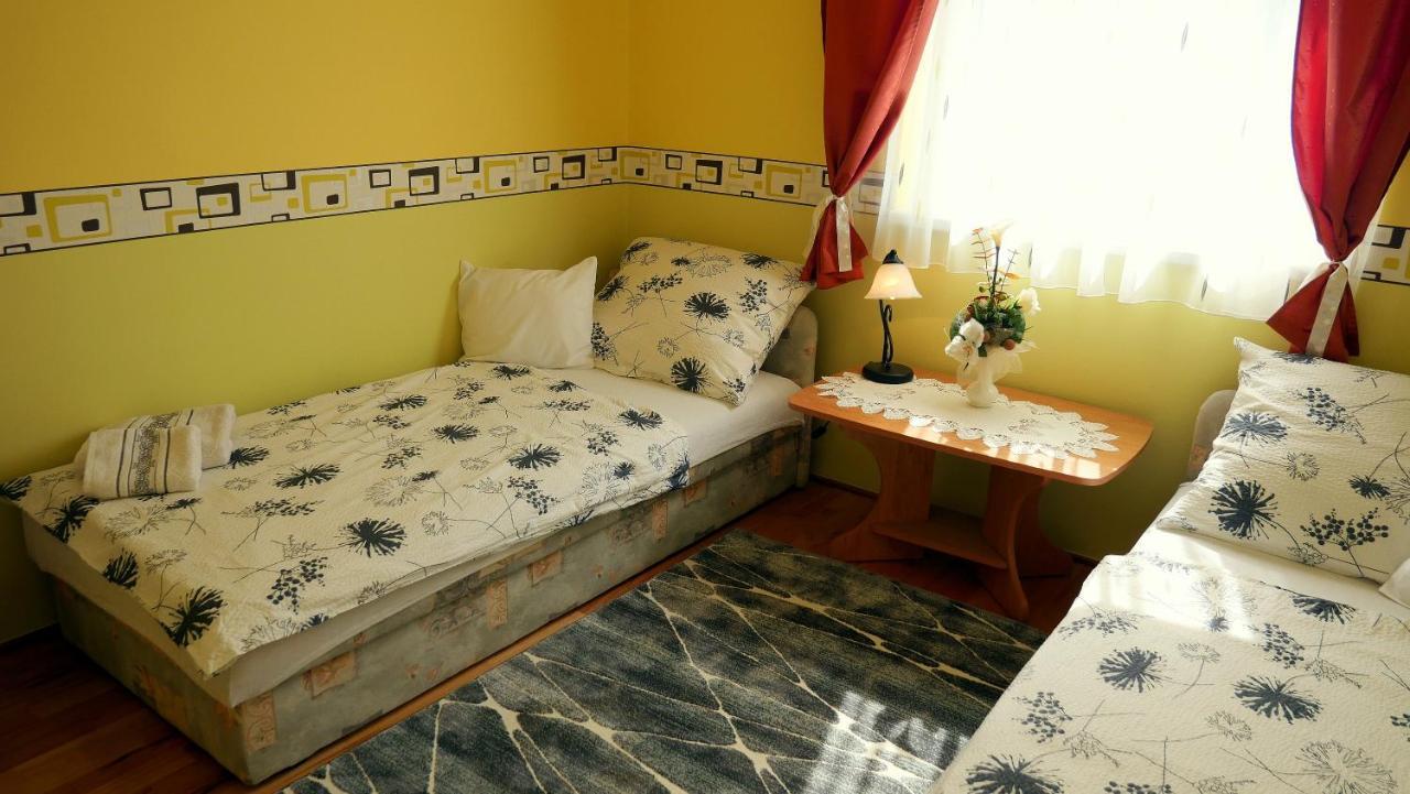 Papp Apartmanhaz Apartment Вонярквашеги Екстериор снимка